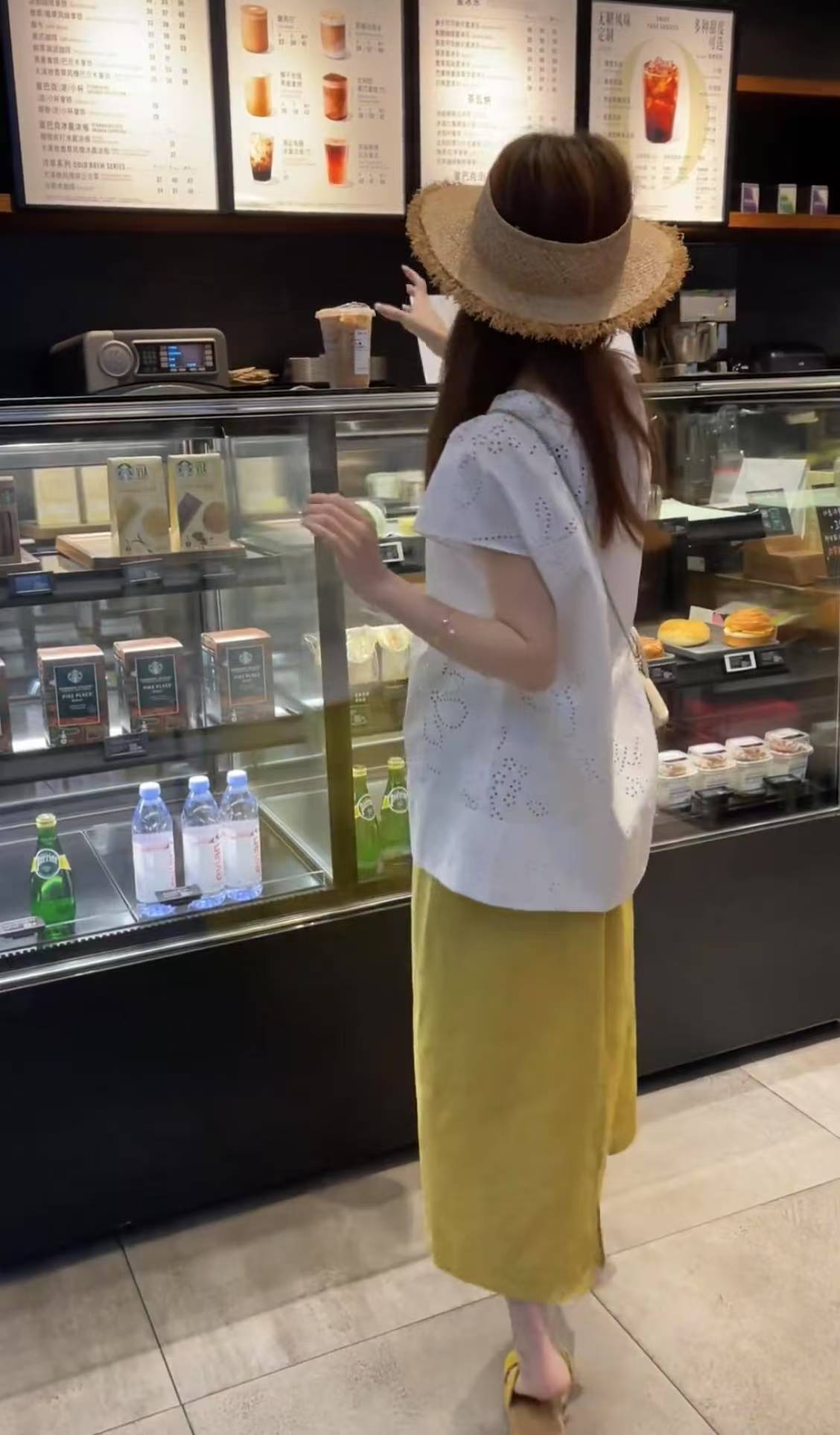 2025 New Korean Style White Cutout Shirt and Yellow High Waist Skirt Two Piece Set for Women - Image 3