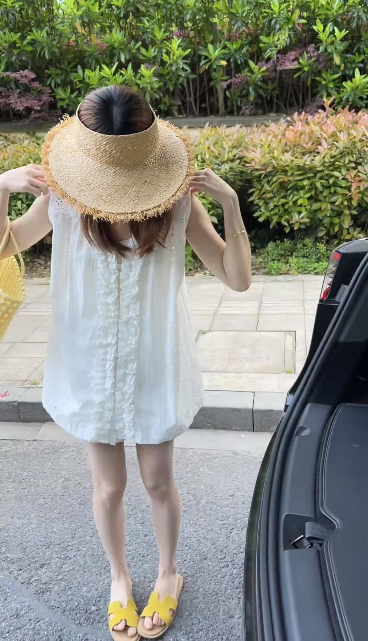 Designer Two-Way Wear Hollow Crochet Ruffle Sleeveless Shirt and White Bubble Shorts Set - Image 3