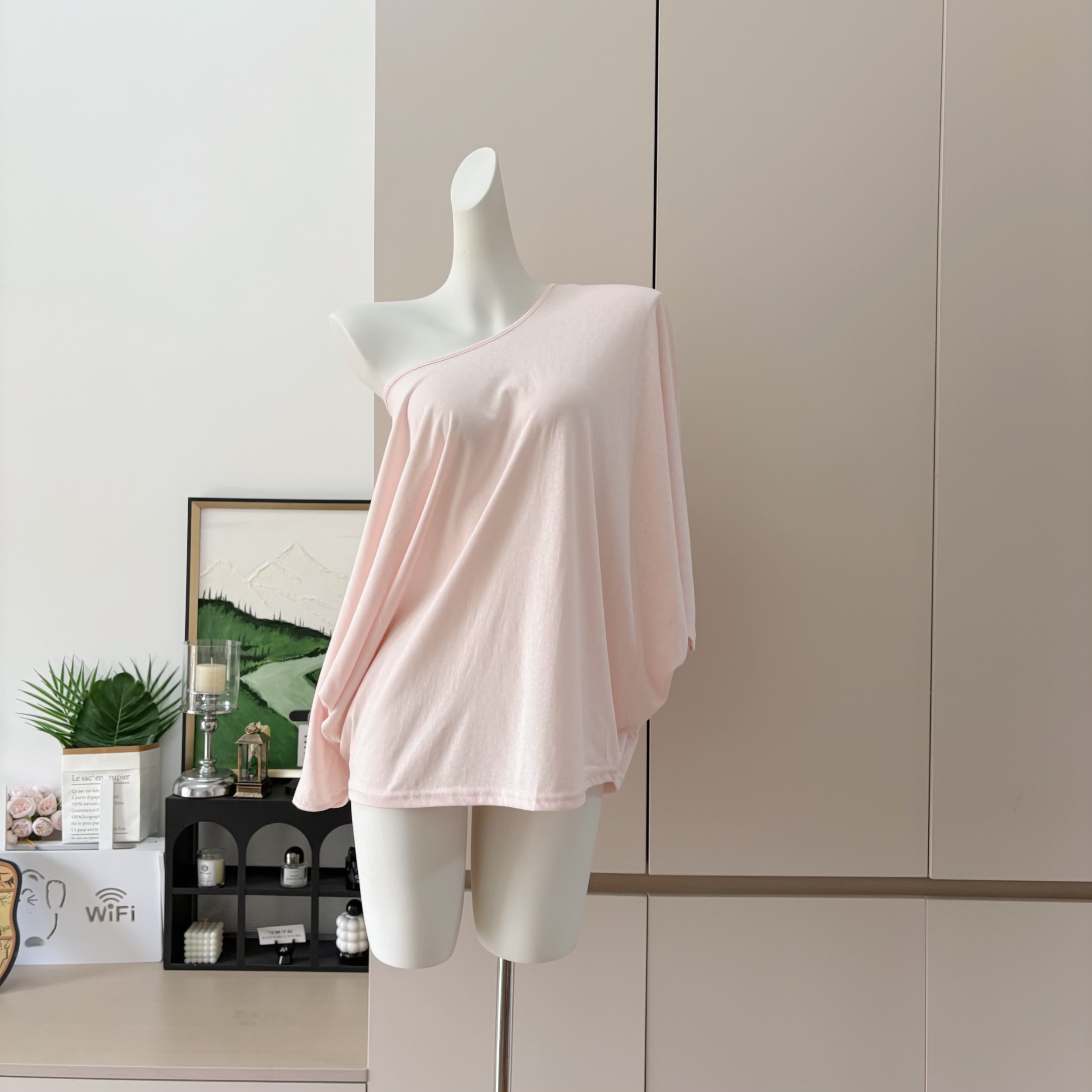 Lazy Style White Off-Shoulder Long-Sleeve T-Shirt for Women Spring Batwing Sleeve Casual Sun Protection Cover-Up Sexy Loose Top