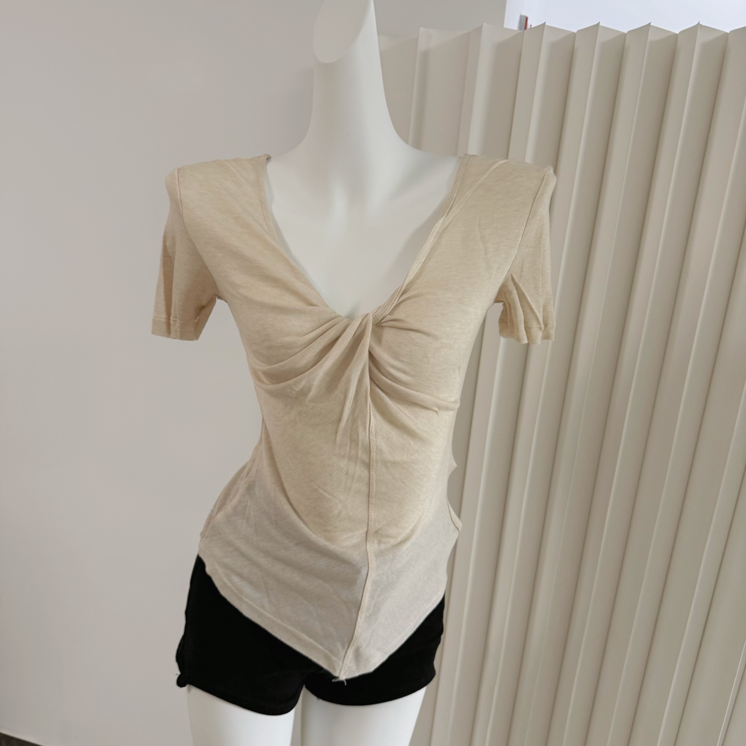 Tencel Wool V-Neck Twist Short Sleeve Top for Women - Image 3