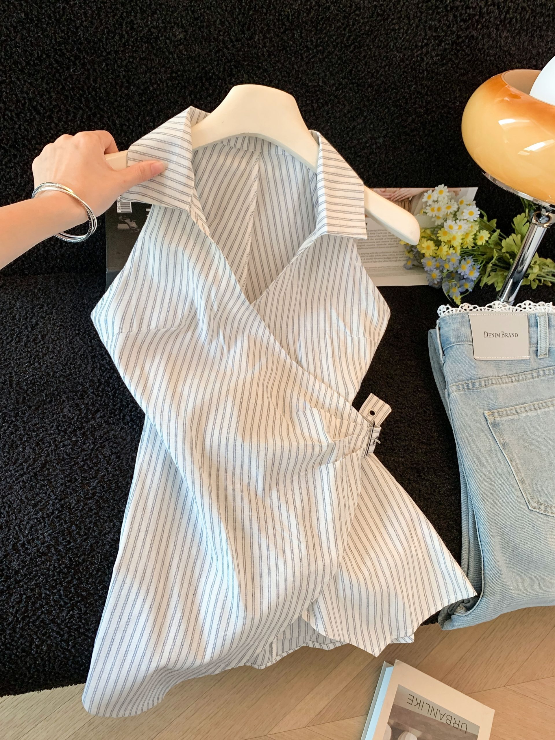 Korean Style Striped Sleeveless Shirt for Women Summer New Niche Design Waist-Cinching Slimming Top - Image 3